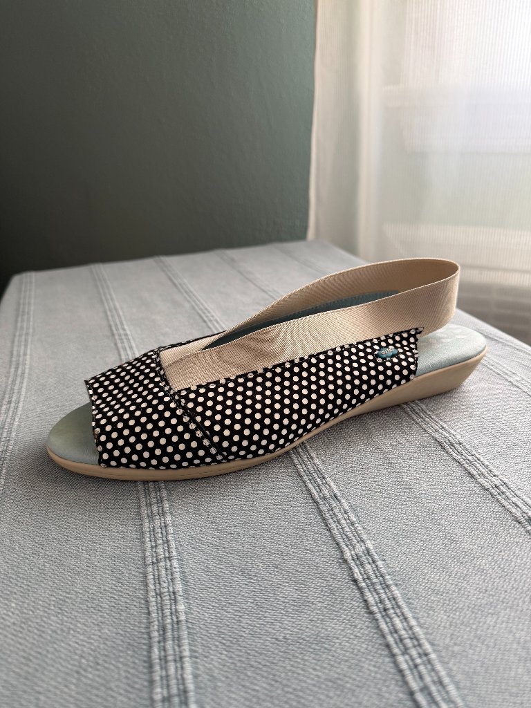 Cloud Caliber Slingback Sandals